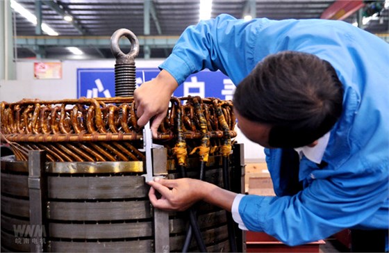 皖南電機(jī)檢測(cè)人員仔細(xì)檢測(cè)高壓電機(jī)定子定位尺寸 皖南電機(jī)檢測(cè)人員仔細(xì)檢測(cè)高壓電機(jī)定子定位尺寸