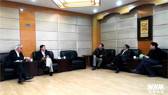 中鼎公司董事長夏鼎湖來皖南電機(jī)參觀考察 中鼎公司董事長夏鼎湖來皖南電機(jī)參觀考察