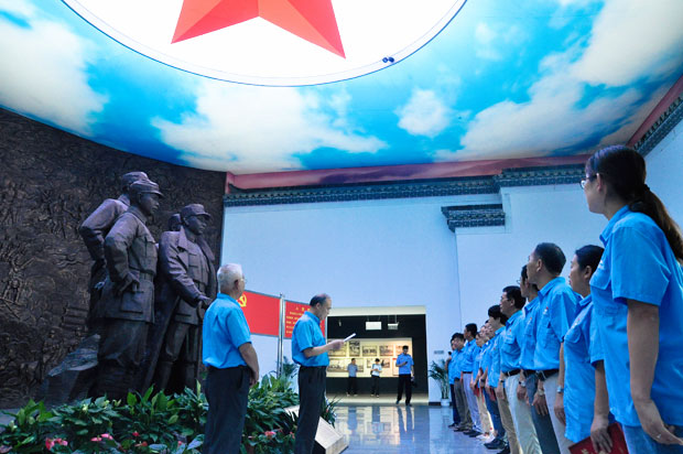 皖南電機(jī)開(kāi)展了一次主題黨日活動(dòng) 皖南電機(jī)開(kāi)展了一次主題黨日活動(dòng)