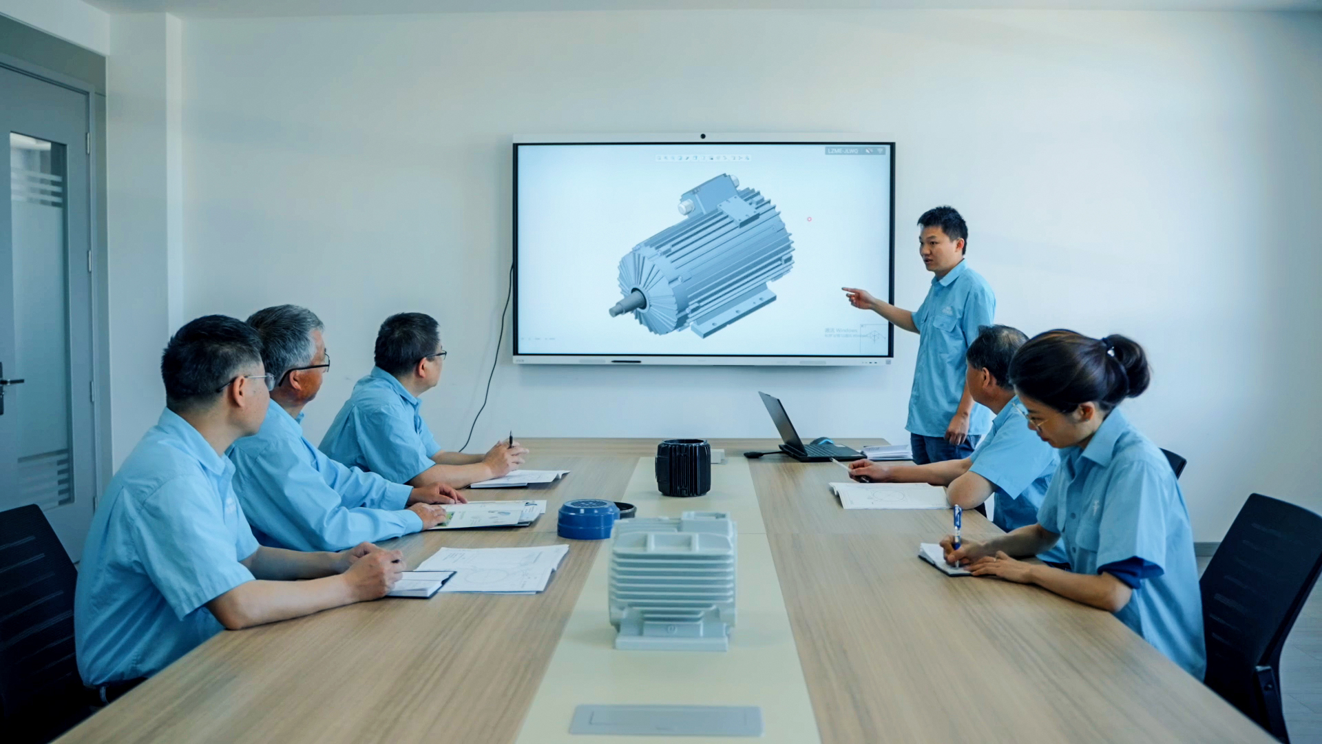 研發(fā)團(tuán)隊(duì)2 研發(fā)團(tuán)隊(duì)2