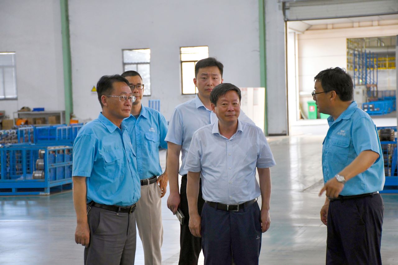 中機企協(xié)常務(wù)副會長楊一平來皖南電機調(diào)研指導(dǎo) 中機企協(xié)常務(wù)副會長楊一平來皖南電機調(diào)研指導(dǎo)