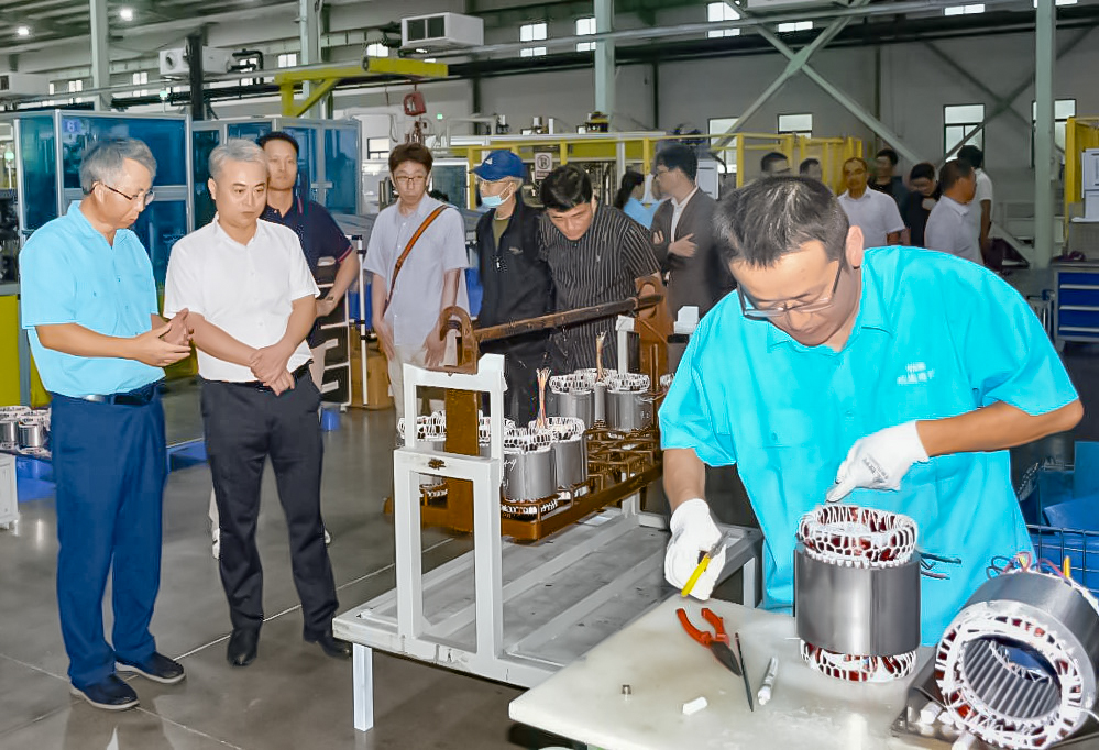 06- 市政府領(lǐng)導(dǎo)來皖南電機(jī)調(diào)研 06- 市政府領(lǐng)導(dǎo)來皖南電機(jī)調(diào)研